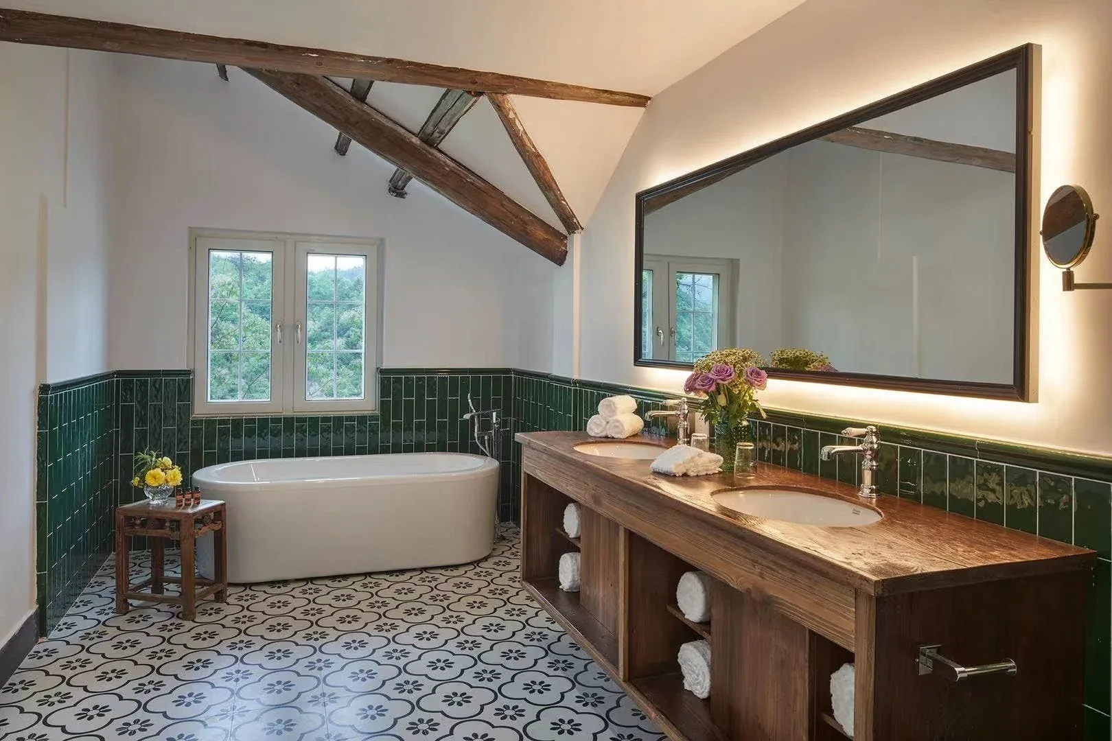 Long Jing Residence — Bath Suite